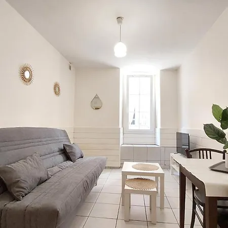 Meuble Au Pied Du Chateau Apartment *