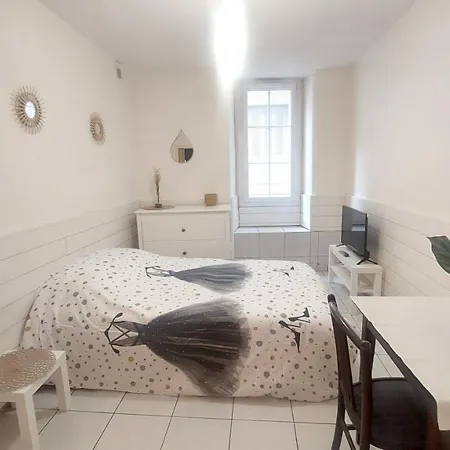 Meuble Au Pied Du Chateau Apartment *